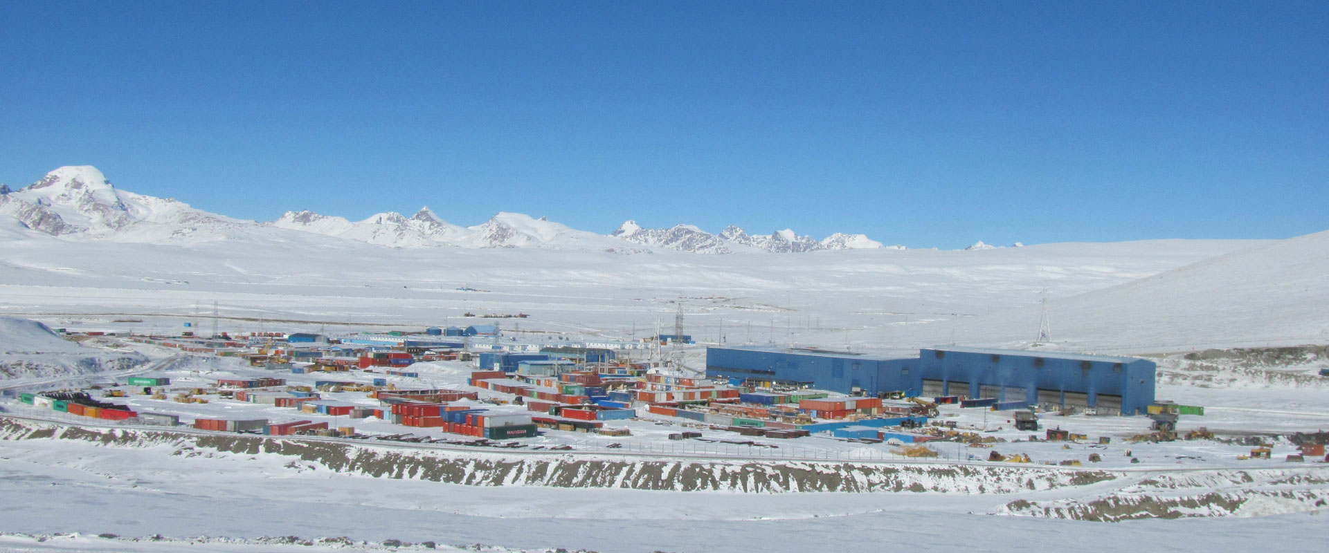 Une photo du site de la mine de Kumtor, situé dans les montagnes du Tien Shan au Kirghizistan.